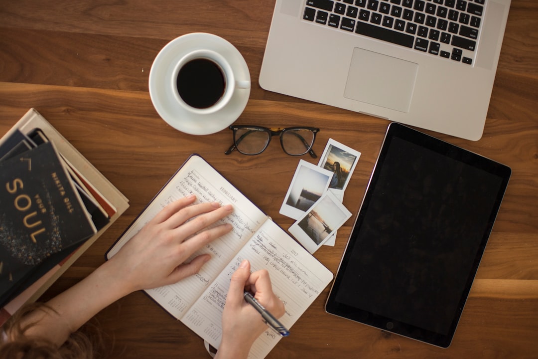 Freelance writer planning a digital marketing blog